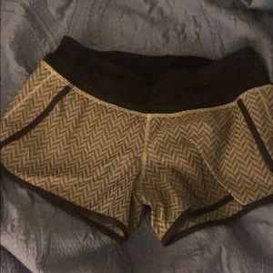 Lululemon speed shirt size 4